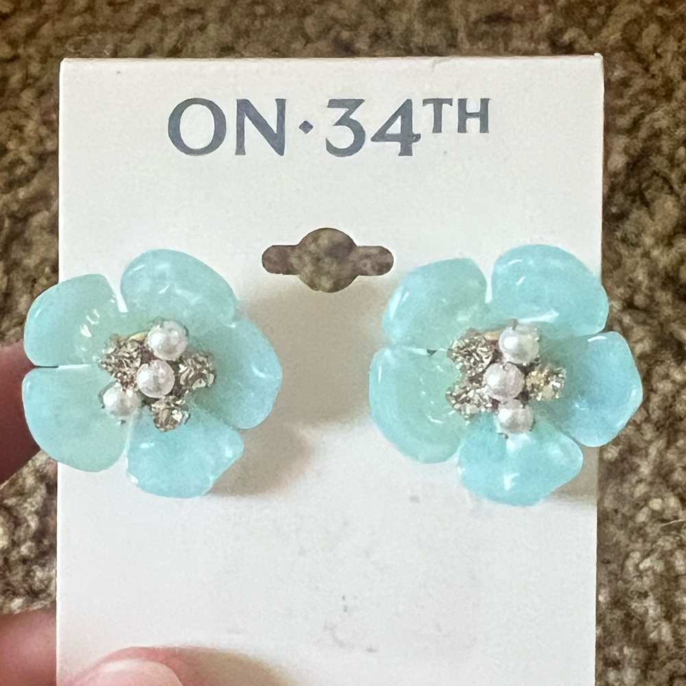 NWT On 34th Gold-Tone Color Pavé & Imitation Pearl Mother-of-Pearl Macy’s - Picture 2 of 5